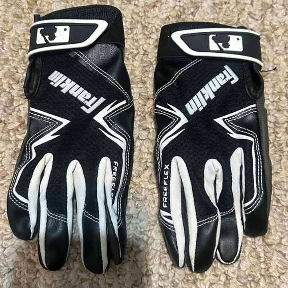 Franklin Sports MLB Free Flex Baseball Batting Gloves - Black/Gray/White - Picture 4 of 7